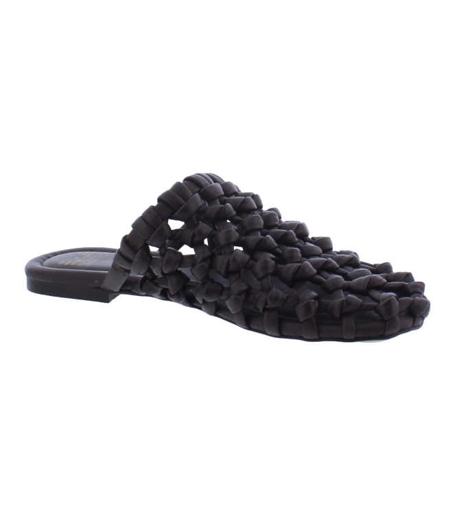 Bronx 85093-D Ann-Aya bruin